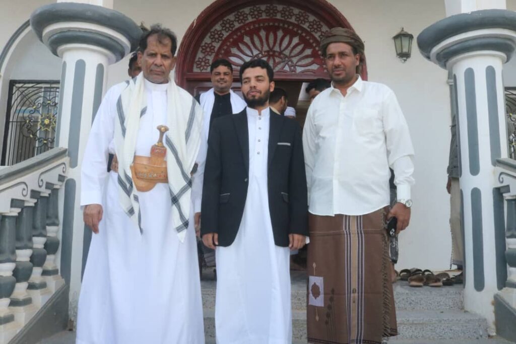 وزير التربية والتعليم العكبري: الشيخ يحيى باجري شخصية سياسية واجتماعية تحضى باحترام الجميع وزير التربية والتعليم العكبري: الشيخ يحيى باجري شخصية سياسية واجتماعية تحضى باحترام الجميع