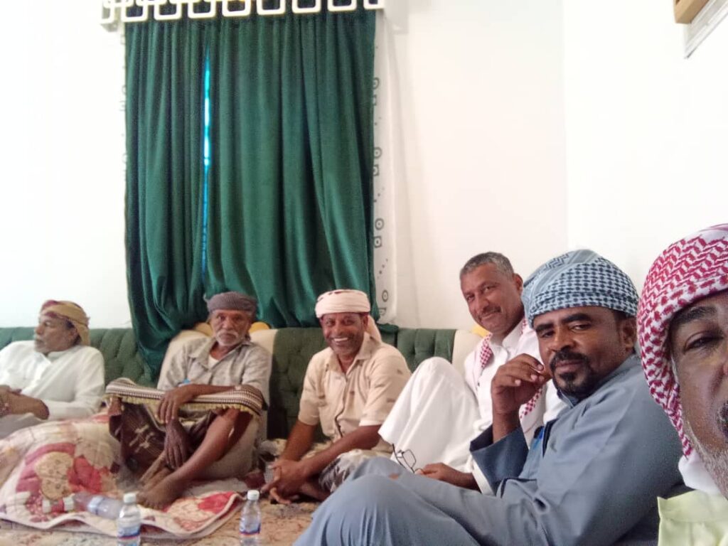 قيادة السلطة المحلية بمديرية السوم يؤدون واجب العزاء في بيت الفقيد هادف صالح المنهالي بمنطقة ضبعات قيادة السلطة المحلية بمديرية السوم يؤدون واجب العزاء في بيت الفقيد هادف صالح المنهالي بمنطقة ضبعات