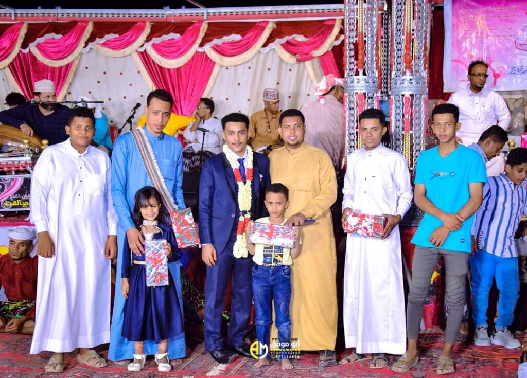 تهنئة الى الشخصية الاجتماعية والرياضية الشيخ عمر محمد باحمدون بزواج ابنه محمد والبنت تهنئة الى الشخصية الاجتماعية والرياضية الشيخ عمر محمد باحمدون بزواج ابنه محمد والبنت