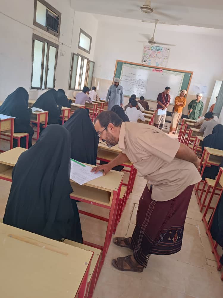 تدشين اختبارات الشهادة الثانوية العامة بقسميه العلمي والأدبي للعام الدراسي 2024/2023م في مديرية السوم تدشين اختبارات الشهادة الثانوية العامة بقسميه العلمي والأدبي للعام الدراسي 2024/2023م في مديرية السوم