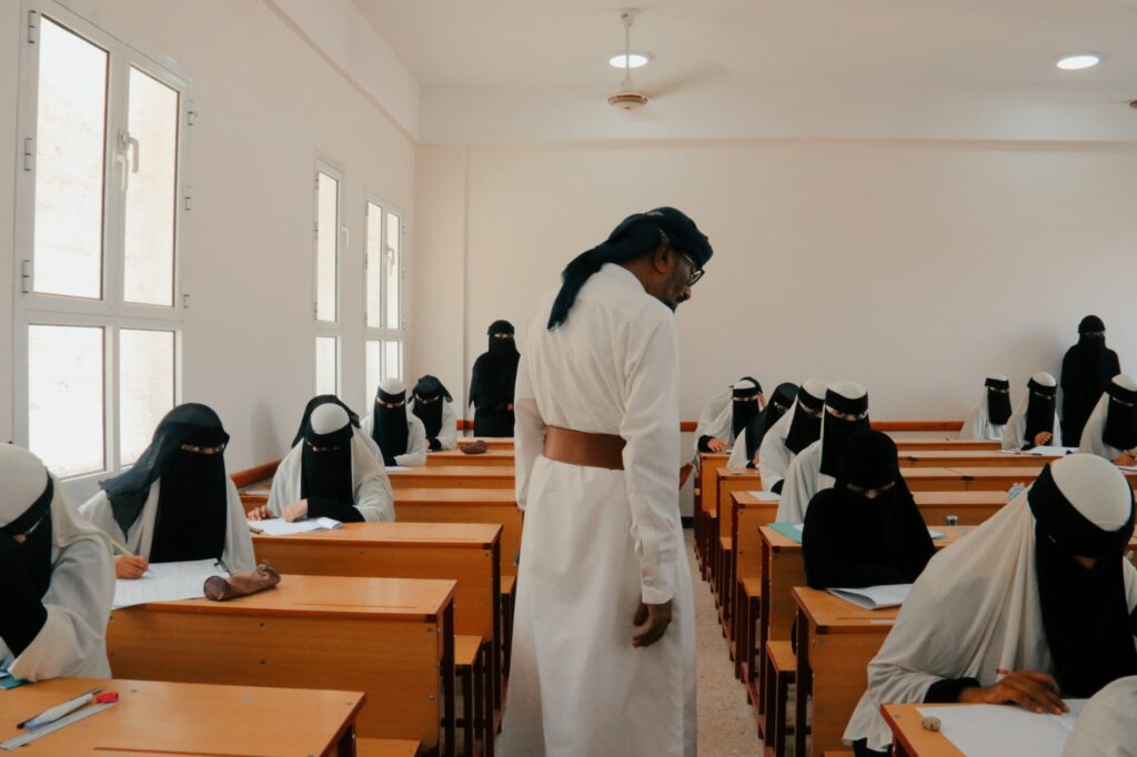 مدير عام شبام يدشن امتحانات إتمام شهادة الثانوية العامة بالمديرية لعام 2023-2024م مدير عام شبام يدشن امتحانات إتمام شهادة الثانوية العامة بالمديرية لعام 2023-2024م