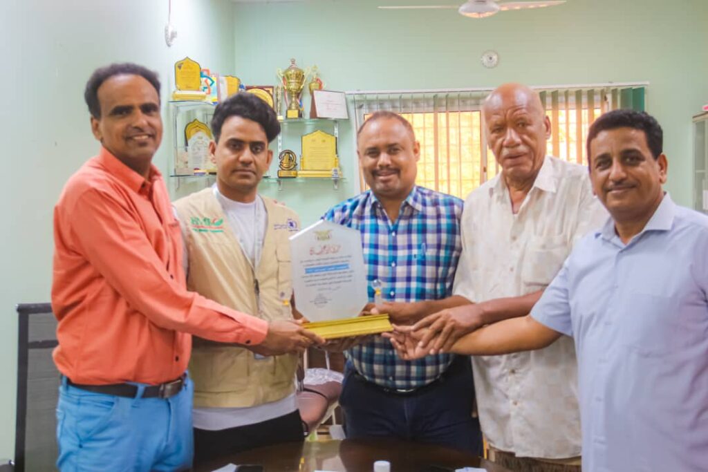 توقيع اتفاقية تسليم المرافق الصحية بحضرموت الساحل بين مكتب وزارة الصحة و السكان والمؤسسة الطبية الميدانية FMF و مؤسسة العون الإنساني والتنمية HAD توقيع اتفاقية تسليم المرافق الصحية بحضرموت الساحل بين مكتب وزارة الصحة و السكان والمؤسسة الطبية الميدانية FMF و مؤسسة العون الإنساني والتنمية HAD