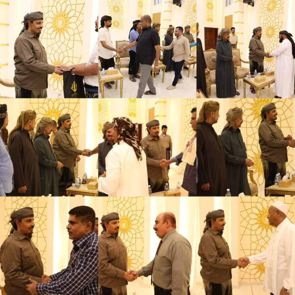 محافظ حضرموت يستقبل التعازي من جُموع المعزّين في وفاة الفاضلة "زوجته" محافظ حضرموت يستقبل التعازي من جُموع المعزّين في وفاة الفاضلة "زوجته"