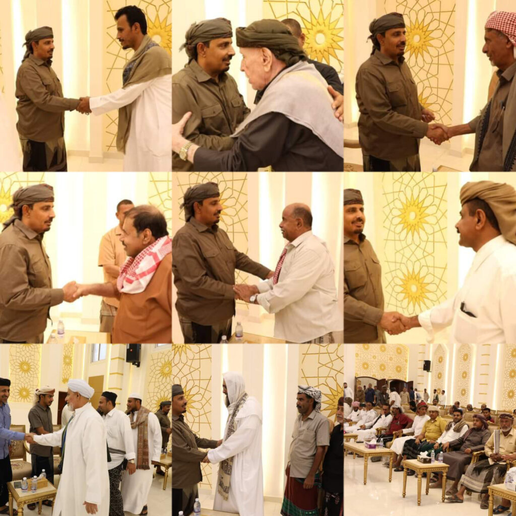 محافظ حضرموت يستقبل التعازي من جُموع المعزّين في وفاة الفاضلة "زوجته" محافظ حضرموت يستقبل التعازي من جُموع المعزّين في وفاة الفاضلة "زوجته"