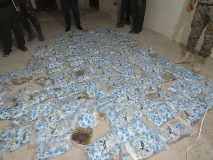 أمن مارب يضبط شحنة حشيش أثناء محاولة تهريبها إلى مناطق سيطرة الحو/ثيين "صور" أمن مارب يضبط شحنة حشيش أثناء محاولة تهريبها إلى مناطق سيطرة الحو/ثيين "صور"