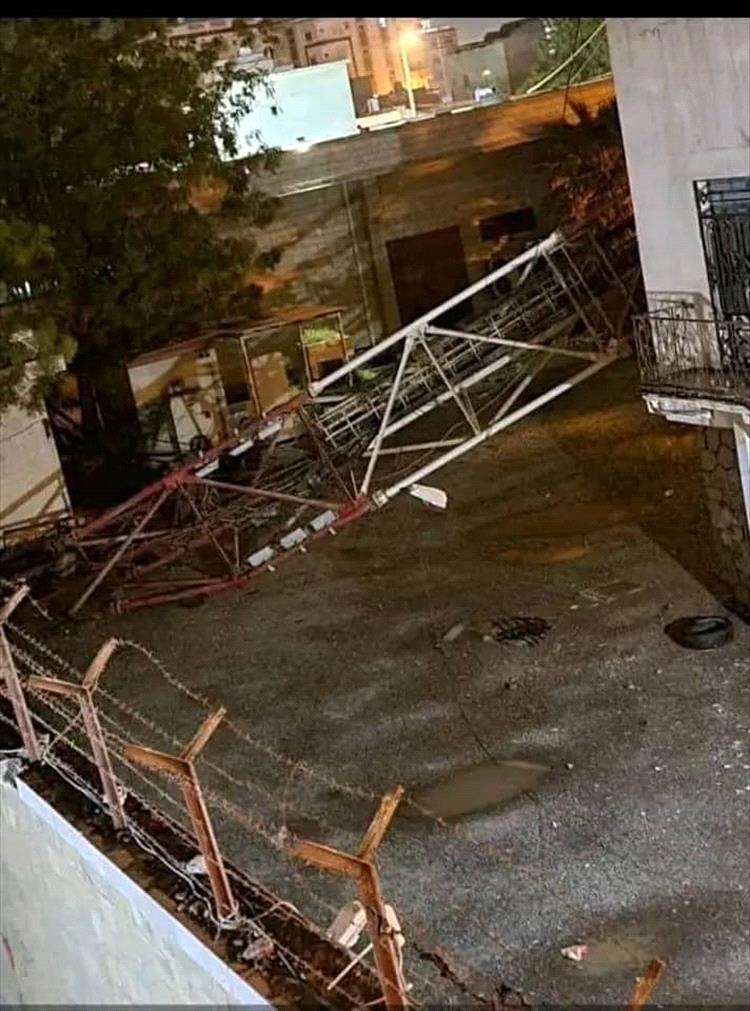 خلفت اضرار كبيرة مادية .. العاصمة عدن تشهد مساء امس رياح وامطار رعدية خلفت اضرار كبيرة مادية .. العاصمة عدن تشهد مساء امس رياح وامطار رعدية