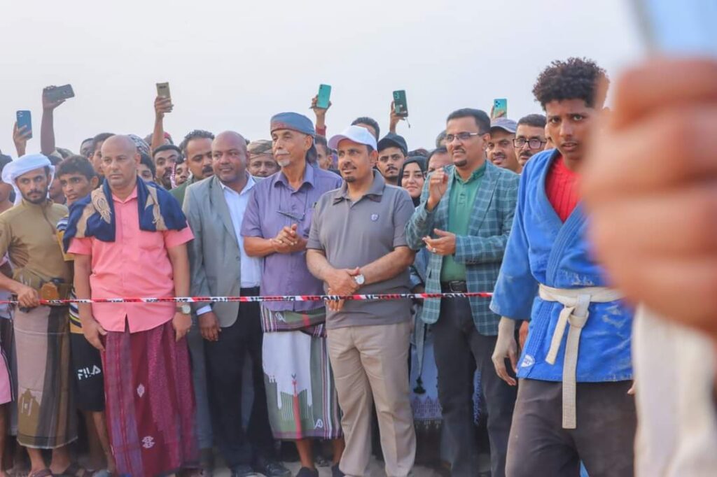 محافظ حضرموت يطلق 500 من الحمام الزاجل في رسالة سلام للعالم تدشينًا لمهرجان البلدة السياحي 2024 "صور" محافظ حضرموت يطلق 500 من الحمام الزاجل في رسالة سلام للعالم تدشينًا لمهرجان البلدة السياحي 2024 "صور"