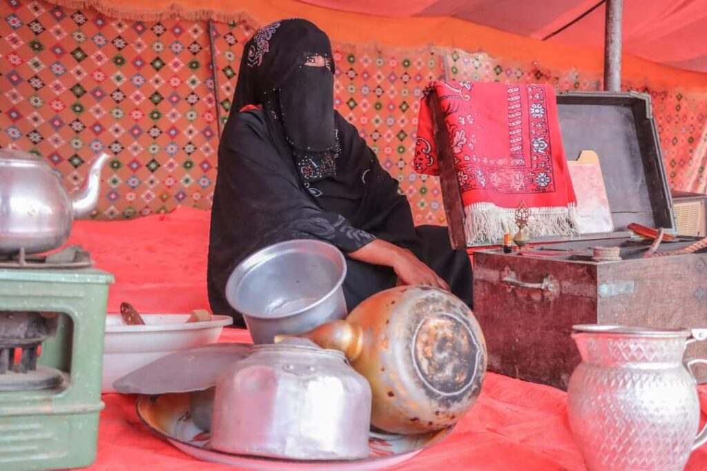 محافظ حضرموت يطلق 500 من الحمام الزاجل في رسالة سلام للعالم تدشينًا لمهرجان البلدة السياحي 2024 "صور" محافظ حضرموت يطلق 500 من الحمام الزاجل في رسالة سلام للعالم تدشينًا لمهرجان البلدة السياحي 2024 "صور"