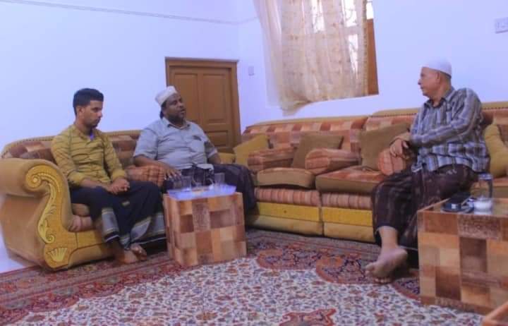 الهيئة التنفيذية لمكتب مؤتمر حضرموت الجامع بمديرية تريم تدشن برنامج اللقاءات بالوجهاء والشخصيات الاجتماعية المؤثرة في المجتمع الهيئة التنفيذية لمكتب مؤتمر حضرموت الجامع بمديرية تريم تدشن برنامج اللقاءات بالوجهاء والشخصيات الاجتماعية المؤثرة في المجتمع