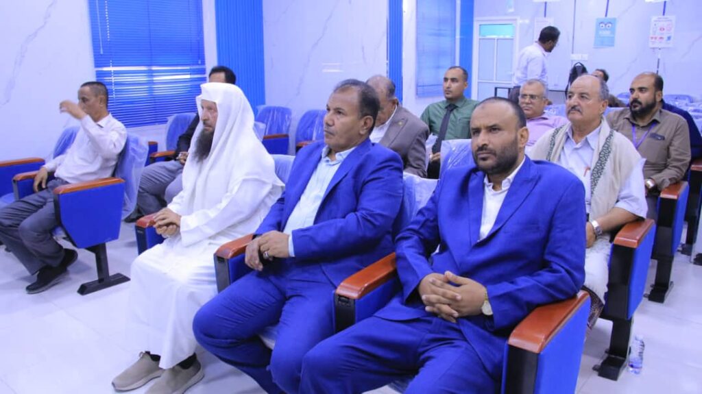 وكيل المحافظة يدشن مخيم طبي لإزالة المياه البيضاء بسيئون وكيل المحافظة يدشن مخيم طبي لإزالة المياه البيضاء بسيئون