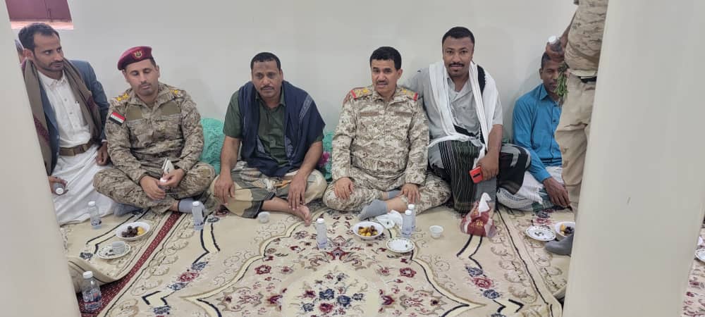 القياده الامنية والعسكرية والمدنية بوادي حضرموت يقدمون واجب العزاءللعميد الركن صادق بالخم اركان اللواء 101 شرطه جوية في وفاة اخيه القياده الامنية والعسكرية والمدنية بوادي حضرموت يقدمون واجب العزاءللعميد الركن صادق بالخم اركان اللواء 101 شرطه جوية في وفاة اخيه