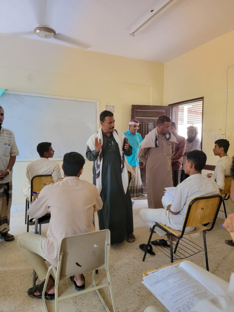 مدير تربية شبام يطلّع على سير العملية الإمتحانية للشهادة العامة بعدد من المراكز الإمتحانية بمعية عدد من رؤساء الاقسام مدير تربية شبام يطلّع على سير العملية الإمتحانية للشهادة العامة بعدد من المراكز الإمتحانية بمعية عدد من رؤساء الاقسام