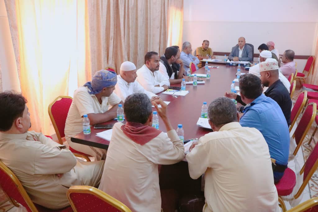 تنفيذي سيئون يعقد اجتماعه الدوري، ويناقش عدد من التقارير الخدمية المدرجة في إجتماعه. تنفيذي سيئون يعقد اجتماعه الدوري، ويناقش عدد من التقارير الخدمية المدرجة في إجتماعه.