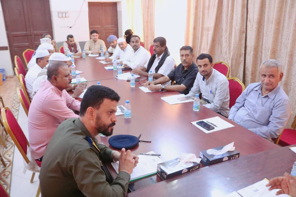 تنفيذي سيئون يعقد اجتماعه الدوري، ويناقش عدد من التقارير الخدمية المدرجة في إجتماعه. تنفيذي سيئون يعقد اجتماعه الدوري، ويناقش عدد من التقارير الخدمية المدرجة في إجتماعه.