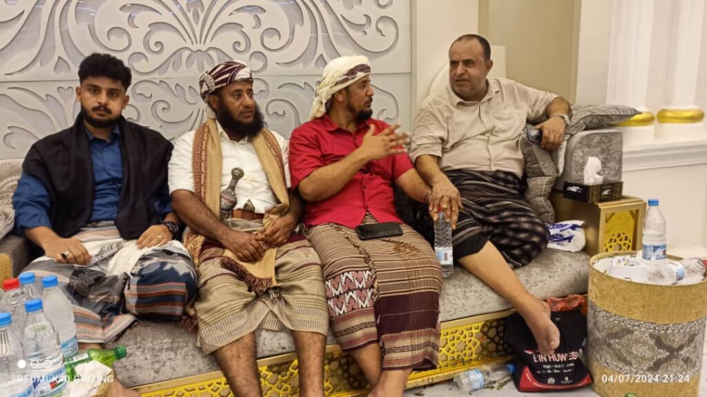 مقدم قبائل يافع بني مالك بحضرموت ومشايخ آل هرهره بساحل ووادي حضرموت في زيارة مجدولة للعاصمة عدن مقدم قبائل يافع بني مالك بحضرموت ومشايخ آل هرهره بساحل ووادي حضرموت في زيارة مجدولة للعاصمة عدن