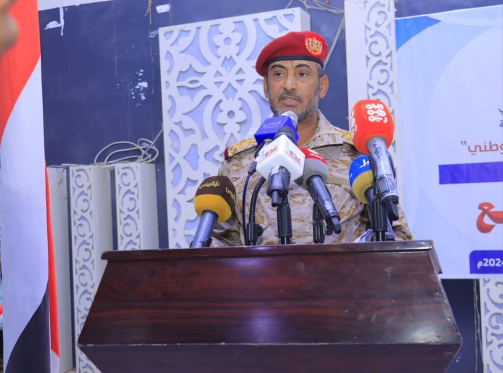 رئيس هيئة الأركان يشيد بالدور الاستراتيجي للمقاومة الشعبية في إسناد أبطال القوات المسلحة رئيس هيئة الأركان يشيد بالدور الاستراتيجي للمقاومة الشعبية في إسناد أبطال القوات المسلحة