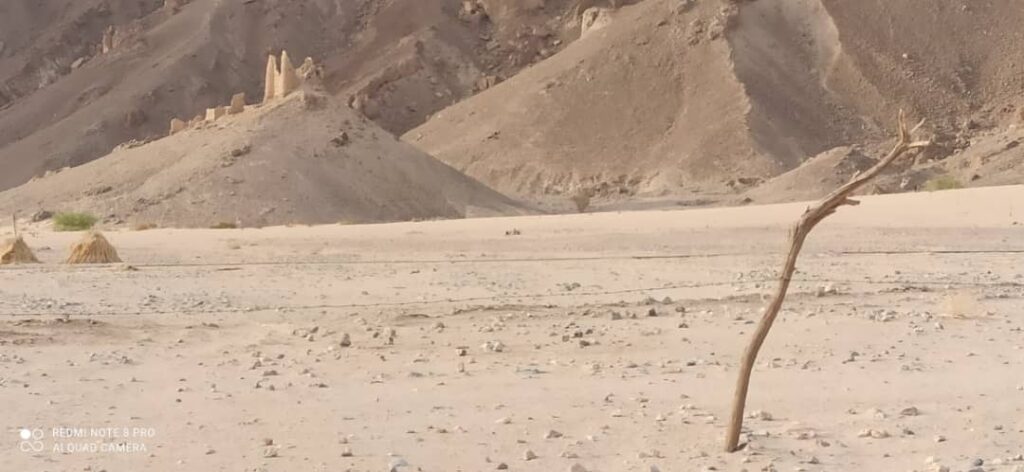 موقع تاربه اليوم الإخباري في زيارة لمنطقة الغدر غرب منطقة هيين التاريخية بمديرية القطن والتعرف على ابرز معالمها التاريخية "شاهد الصور" موقع تاربه اليوم الإخباري في زيارة لمنطقة الغدر غرب منطقة هيين التاريخية بمديرية القطن والتعرف على ابرز معالمها التاريخية "شاهد الصور"