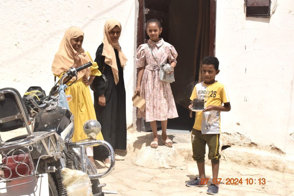 بالدعاء والاهازيج والبخور أطفال مدينة سيئون يستقبلون العام الهجري الجديد 1446هـ "شاهد الصور" بالدعاء والاهازيج والبخور أطفال مدينة سيئون يستقبلون العام الهجري الجديد 1446هـ "شاهد الصور"