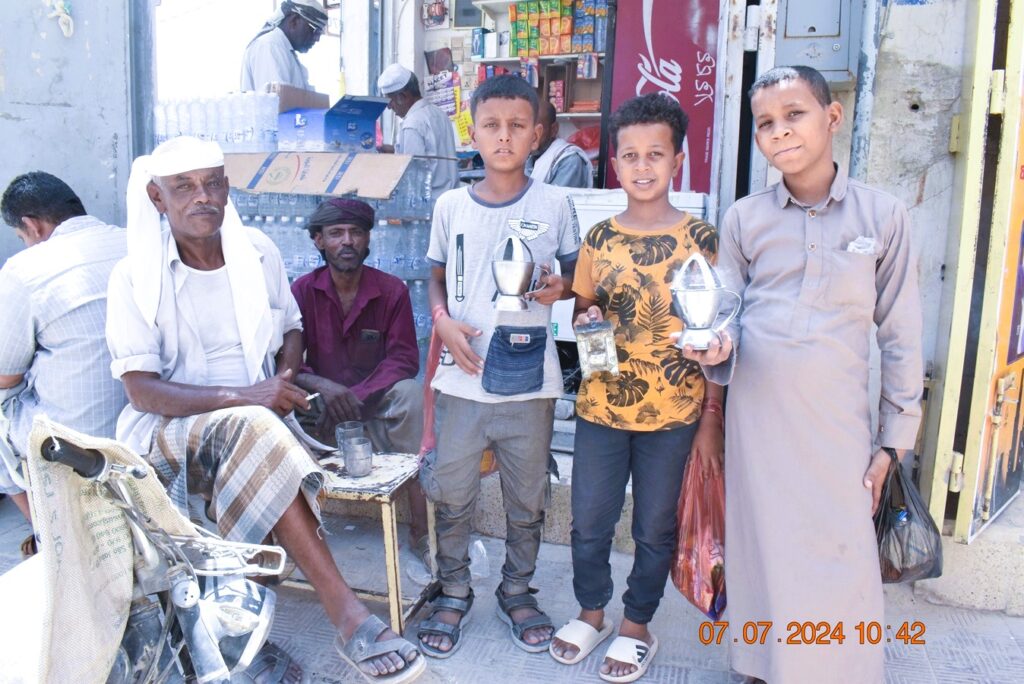 بالدعاء والاهازيج والبخور أطفال مدينة سيئون يستقبلون العام الهجري الجديد 1446هـ "شاهد الصور" بالدعاء والاهازيج والبخور أطفال مدينة سيئون يستقبلون العام الهجري الجديد 1446هـ "شاهد الصور"