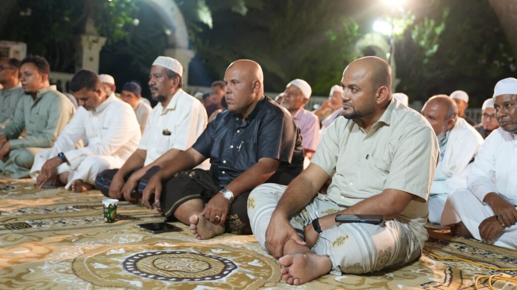 الوفد الطبي البريطاني الزائر لوادي حضرموت يعقد جلسة حوارية نقاشية مع الأطباء في تريم الوفد الطبي البريطاني الزائر لوادي حضرموت يعقد جلسة حوارية نقاشية مع الأطباء في تريم
