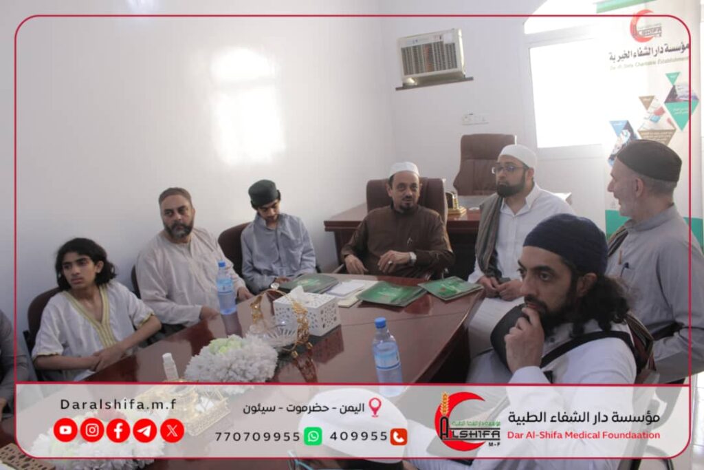 وفد طبي بريطاني يزور مؤسسة دار الشفاء الطبية بسيئون. وفد طبي بريطاني يزور مؤسسة دار الشفاء الطبية بسيئون.