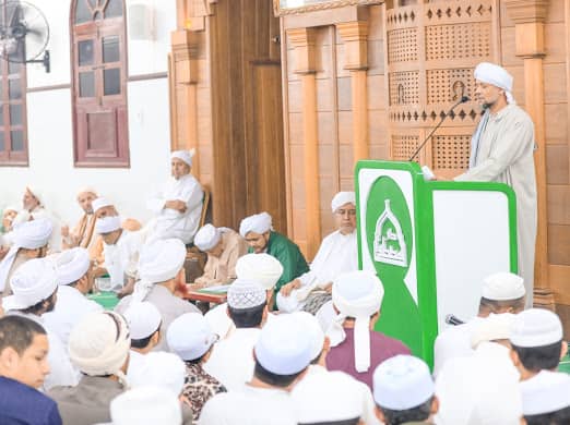 ملتقى الدعاة السنوي الثامن عشر يختتم أعماله في تريم تحت عنوان "مهمة التعليم والتربية والدعوة إلى الله ومصادرها الصحيحة الآمنة" ملتقى الدعاة السنوي الثامن عشر يختتم أعماله في تريم تحت عنوان "مهمة التعليم والتربية والدعوة إلى الله ومصادرها الصحيحة الآمنة"