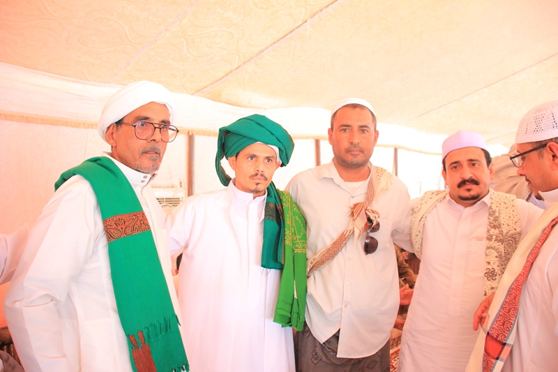 بحضور فخايذ ال العطاس: مجلس عرائف ال عطاس يقيم حفل اشهار منصب الساده ال عطاس المنصب السيد المحامي عمر بن محسن بن محمد العطاس بحضور فخايذ ال العطاس: مجلس عرائف ال عطاس يقيم حفل اشهار منصب الساده ال عطاس المنصب السيد المحامي عمر بن محسن بن محمد العطاس