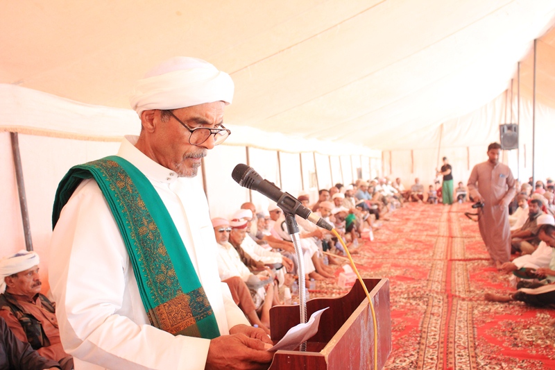 بحضور فخايذ ال العطاس: مجلس عرائف ال عطاس يقيم حفل اشهار منصب الساده ال عطاس المنصب السيد المحامي عمر بن محسن بن محمد العطاس بحضور فخايذ ال العطاس: مجلس عرائف ال عطاس يقيم حفل اشهار منصب الساده ال عطاس المنصب السيد المحامي عمر بن محسن بن محمد العطاس