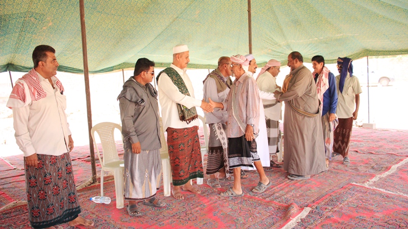 بحضور فخايذ ال العطاس: مجلس عرائف ال عطاس يقيم حفل اشهار منصب الساده ال عطاس المنصب السيد المحامي عمر بن محسن بن محمد العطاس بحضور فخايذ ال العطاس: مجلس عرائف ال عطاس يقيم حفل اشهار منصب الساده ال عطاس المنصب السيد المحامي عمر بن محسن بن محمد العطاس