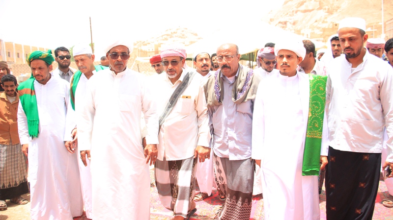 بحضور فخايذ ال العطاس: مجلس عرائف ال عطاس يقيم حفل اشهار منصب الساده ال عطاس المنصب السيد المحامي عمر بن محسن بن محمد العطاس بحضور فخايذ ال العطاس: مجلس عرائف ال عطاس يقيم حفل اشهار منصب الساده ال عطاس المنصب السيد المحامي عمر بن محسن بن محمد العطاس