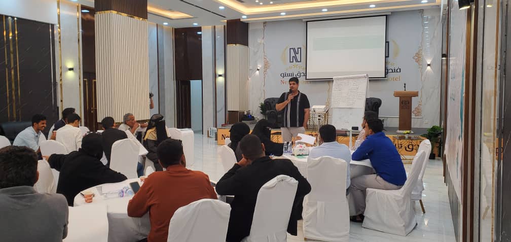 انطلاق ورشة عمل حوارية لمناقشة التحديات المناخية والبيئية بالمكلا انطلاق ورشة عمل حوارية لمناقشة التحديات المناخية والبيئية بالمكلا