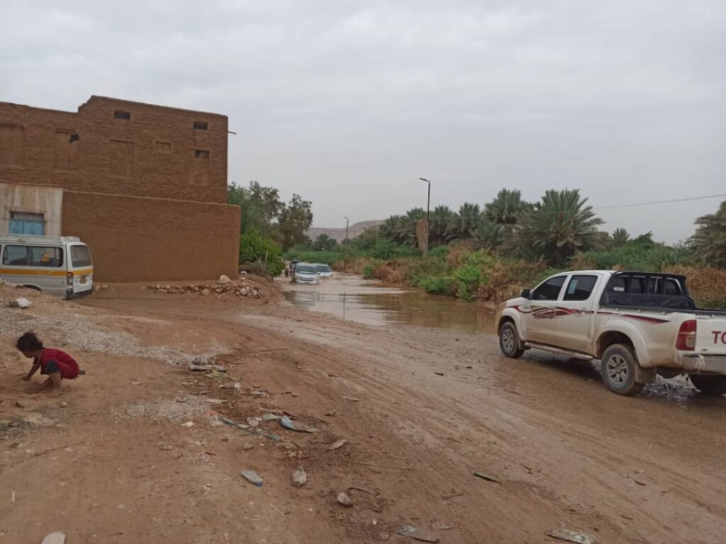 مواطني حي شحوح يناشدون السلطة المحلية بمديرية سيئون بفتح الطريق! مواطني حي شحوح يناشدون السلطة المحلية بمديرية سيئون بفتح الطريق!