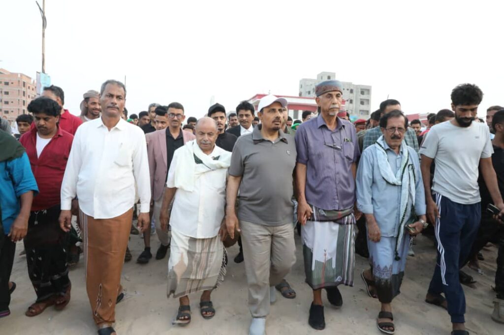 محافظ حضرموت يطلق 500 من الحمام الزاجل في رسالة سلام للعالم تدشينًا لمهرجان البلدة السياحي 2024 محافظ حضرموت يطلق 500 من الحمام الزاجل في رسالة سلام للعالم تدشينًا لمهرجان البلدة السياحي 2024