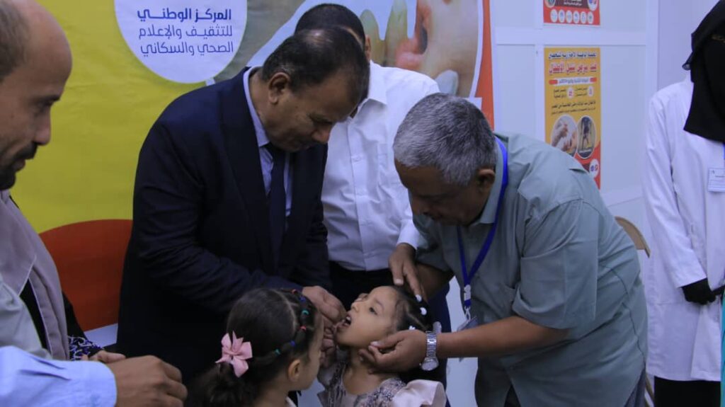 الوكيل العامري يدشن الحملة الوطنية الاحترازية للتحصين ضد مرض شلل الأطفال بوادي حضرموت الوكيل العامري يدشن الحملة الوطنية الاحترازية للتحصين ضد مرض شلل الأطفال بوادي حضرموت
