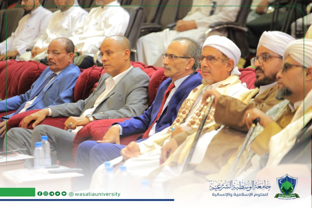 افتتاح الحلقة العلمية الثانية في ذكرى وفاة المفكر الإسلامي الحبيب أبي بكر العدني بن علي المشهور ضمن حولية الإمام المهاجر إلى الله أحمد بن عيسى رحمهما الله تعالى. افتتاح الحلقة العلمية الثانية في ذكرى وفاة المفكر الإسلامي الحبيب أبي بكر العدني بن علي المشهور ضمن حولية الإمام المهاجر إلى الله أحمد بن عيسى رحمهما الله تعالى.