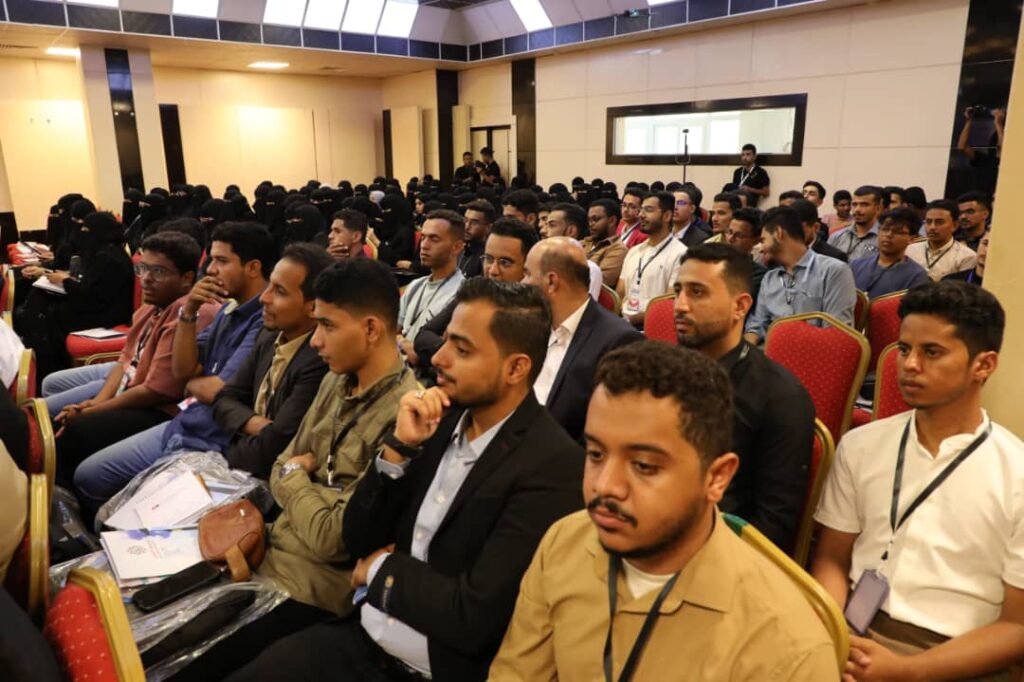 محافظ حضرموت يدشن المؤتمر الدولي الأول لكلية طب الأسنان بجامعة العرب محافظ حضرموت يدشن المؤتمر الدولي الأول لكلية طب الأسنان بجامعة العرب