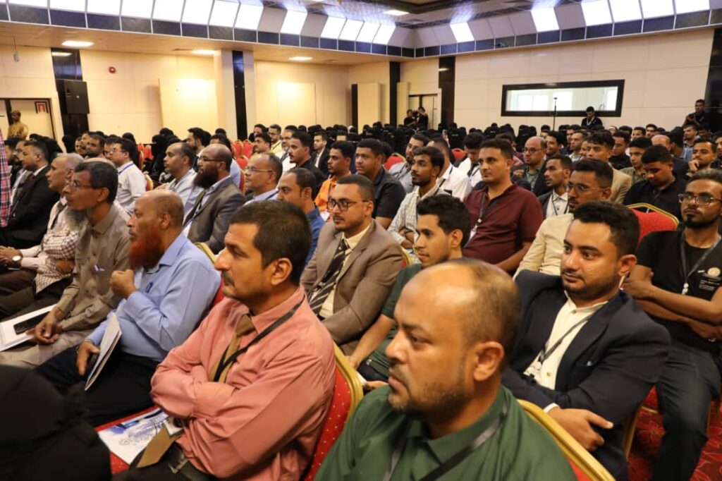 محافظ حضرموت يدشن المؤتمر الدولي الأول لكلية طب الأسنان بجامعة العرب محافظ حضرموت يدشن المؤتمر الدولي الأول لكلية طب الأسنان بجامعة العرب