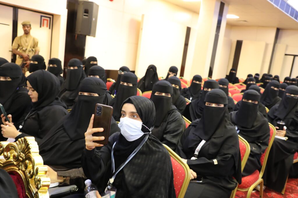 محافظ حضرموت يدشن المؤتمر الدولي الأول لكلية طب الأسنان بجامعة العرب محافظ حضرموت يدشن المؤتمر الدولي الأول لكلية طب الأسنان بجامعة العرب