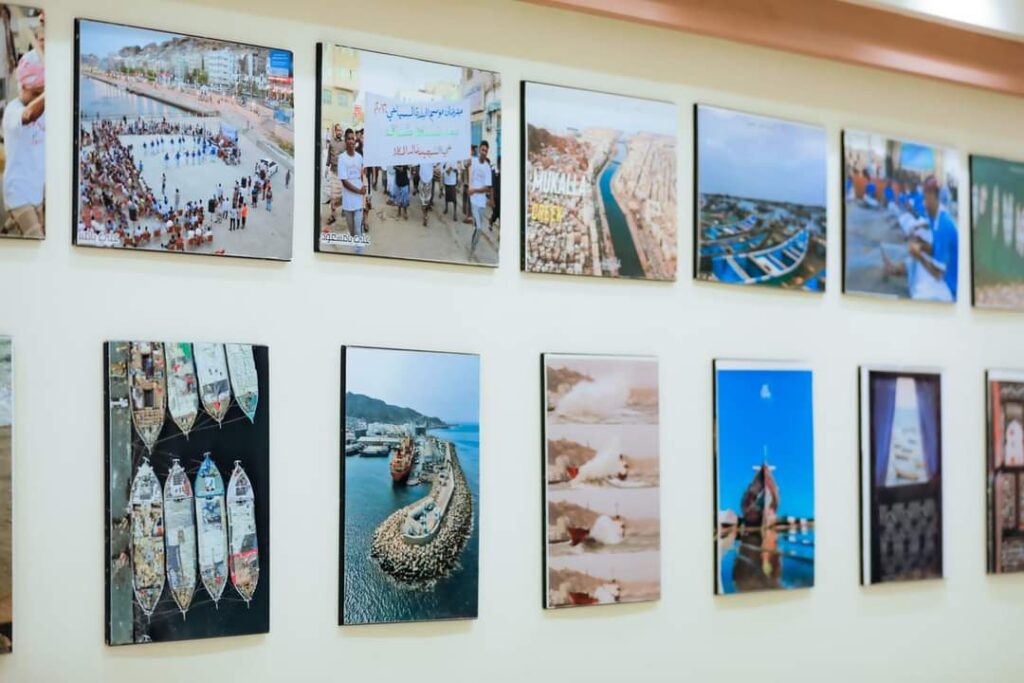 الوكيل باصريح يفتتح معرض الفن التشكيلي والتصوير الفوتوغرافي بقاعة حضرموت للمعارض الوكيل باصريح يفتتح معرض الفن التشكيلي والتصوير الفوتوغرافي بقاعة حضرموت للمعارض