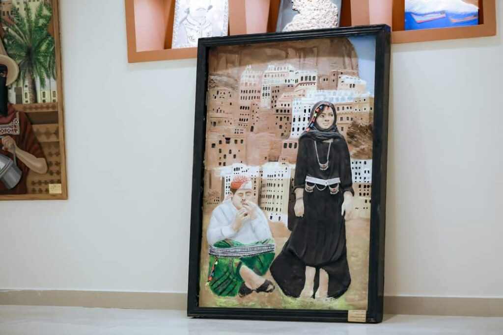 الوكيل باصريح يفتتح معرض الفن التشكيلي والتصوير الفوتوغرافي بقاعة حضرموت للمعارض الوكيل باصريح يفتتح معرض الفن التشكيلي والتصوير الفوتوغرافي بقاعة حضرموت للمعارض