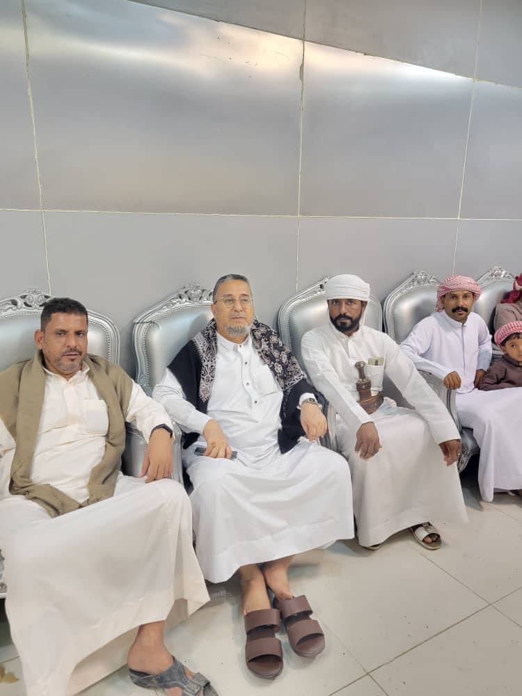 هكذا يكتمل البدر بليله صفاء وانس بلقاء المحبين هكذا يكتمل البدر بليله صفاء وانس بلقاء المحبين