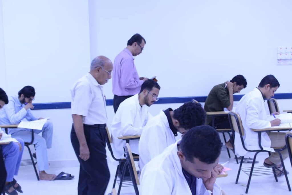 كلية الطب والعلوم الصحية بجامعة سيئون تدشن امتحانات الفصل الثاني للعام الجامعي 2023-2024م كلية الطب والعلوم الصحية بجامعة سيئون تدشن امتحانات الفصل الثاني للعام الجامعي 2023-2024م