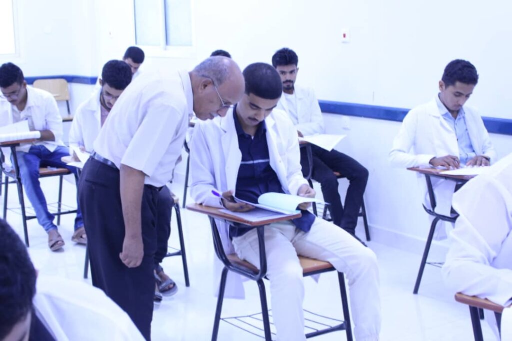 كلية الطب والعلوم الصحية بجامعة سيئون تدشن امتحانات الفصل الثاني للعام الجامعي 2023-2024م كلية الطب والعلوم الصحية بجامعة سيئون تدشن امتحانات الفصل الثاني للعام الجامعي 2023-2024م