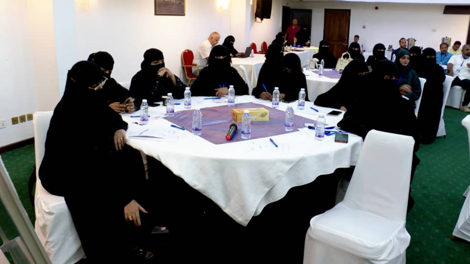 الأمين العام للمجلس المحلي بحضرموت يدشن ورشة عمل لوضع رؤية لعملية سلام شاملة باليمن بمشاركة الأحزاب والمكونات المجتمعية والمدنية الأمين العام للمجلس المحلي بحضرموت يدشن ورشة عمل لوضع رؤية لعملية سلام شاملة باليمن بمشاركة الأحزاب والمكونات المجتمعية والمدنية