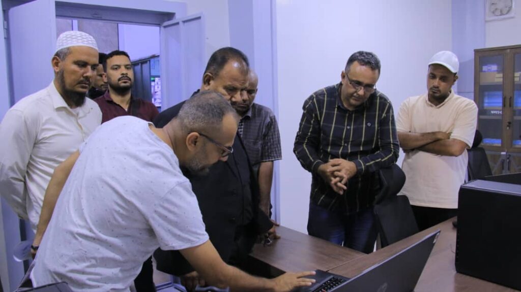 وكيل المحافظة يدشن دورة التشغيل والإدارة لنظام الإنذار المبكر وكيل المحافظة يدشن دورة التشغيل والإدارة لنظام الإنذار المبكر