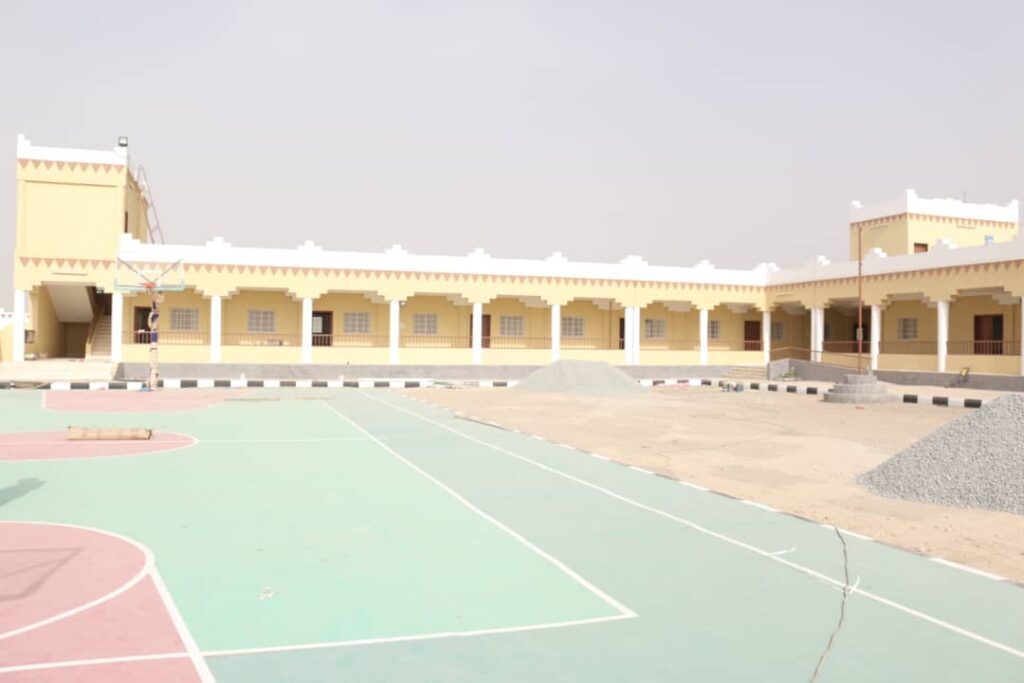 بتمويل من البرنامج السعودي لتنمية واعمار اليمن .. الوكيل باصريح والمهندس العمري يزوران مشروع بناء مدرسة بحي المساكن بفوه…. بتمويل من البرنامج السعودي لتنمية واعمار اليمن .. الوكيل باصريح والمهندس العمري يزوران مشروع بناء مدرسة بحي المساكن بفوه….