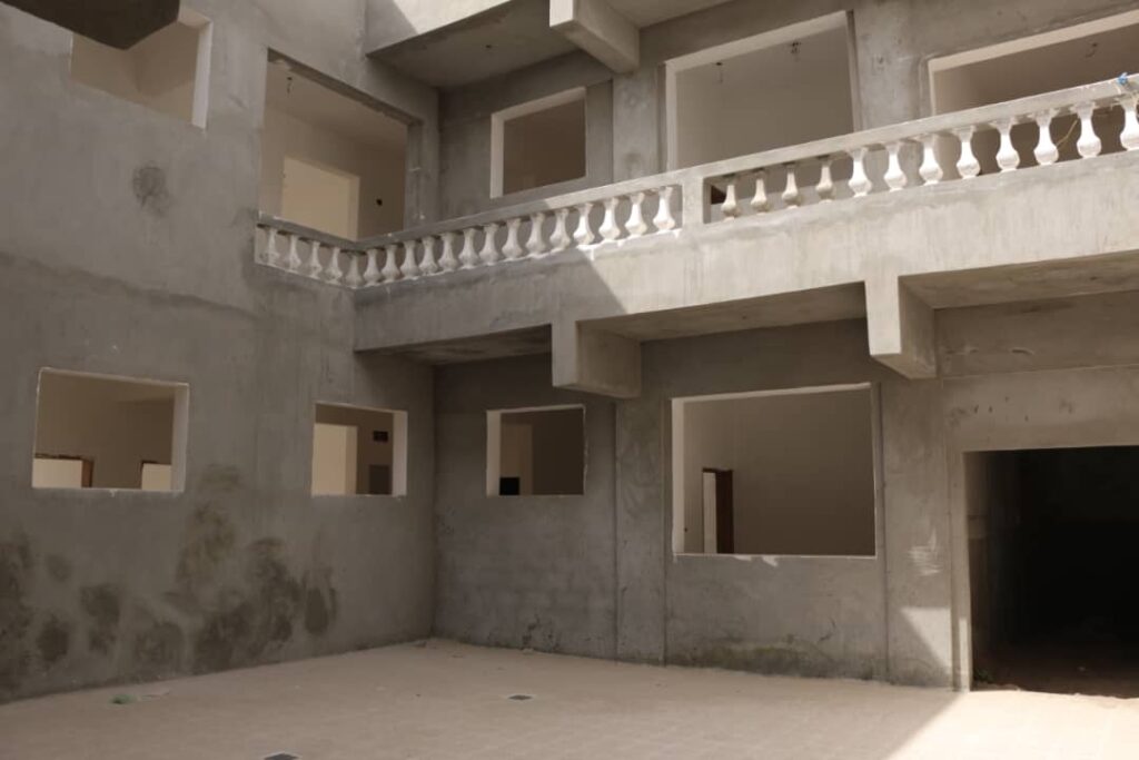 الوكيل باصريح ومدير عام مديرية مدينة المكلا يتفقدان الأعمال النهائية بالمرحلة الأولى من مشروع مدرسة الإنشاءات الوكيل باصريح ومدير عام مديرية مدينة المكلا يتفقدان الأعمال النهائية بالمرحلة الأولى من مشروع مدرسة الإنشاءات