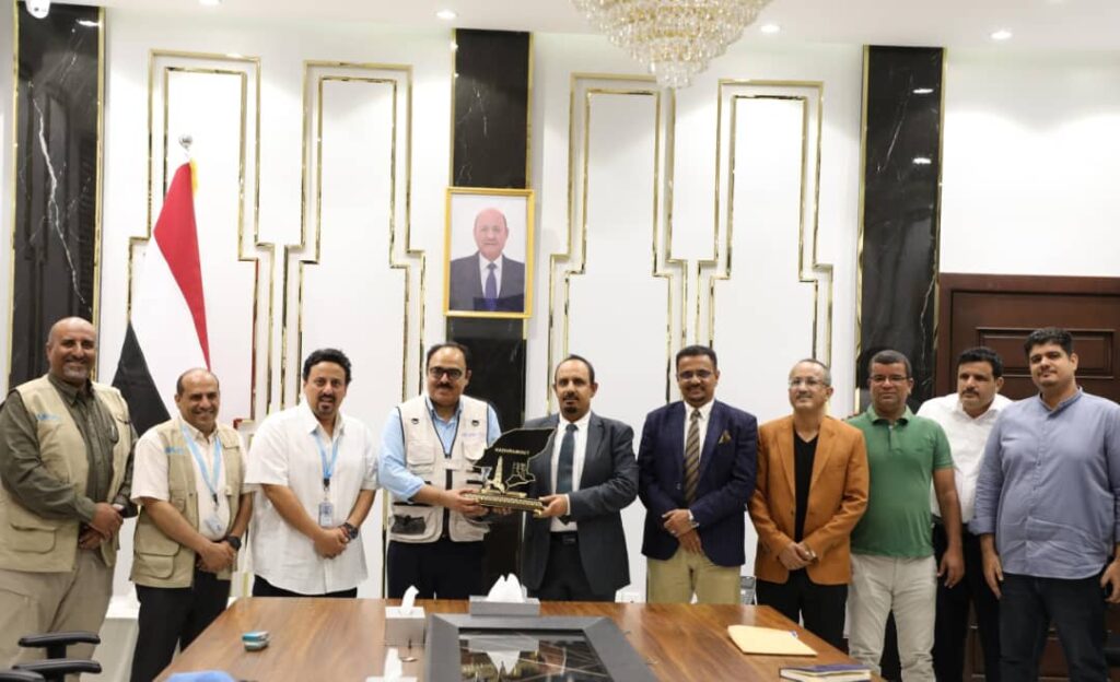 محافظ حضرموت يبحث مع وفد منظمة UNOPS مستوى تنفيذ المشاريع الخدمية محافظ حضرموت يبحث مع وفد منظمة UNOPS مستوى تنفيذ المشاريع الخدمية
