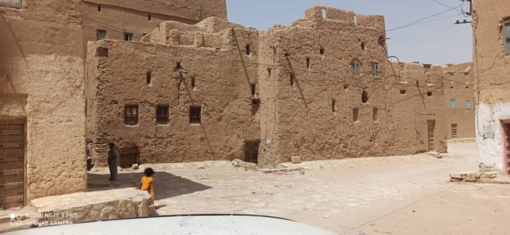 اندثار سوق مدينة حوره القديم الذي يحكي قصص وحكايات مرت بها حضرموت الوادي والصحراء .. تاربه اليوم اول وسيلة اعلامية تقوم بزيارته "شاهد الصور" اندثار سوق مدينة حوره القديم الذي يحكي قصص وحكايات مرت بها حضرموت الوادي والصحراء .. تاربه اليوم اول وسيلة اعلامية تقوم بزيارته "شاهد الصور"