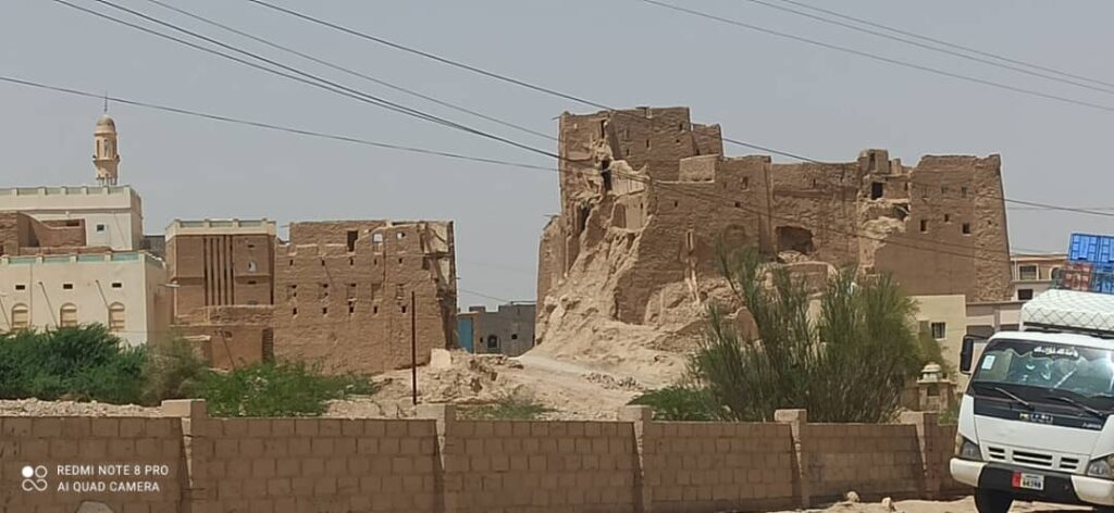 اندثار سوق مدينة حوره القديم الذي يحكي قصص وحكايات مرت بها حضرموت الوادي والصحراء .. تاربه اليوم اول وسيلة اعلامية تقوم بزيارته "شاهد الصور" اندثار سوق مدينة حوره القديم الذي يحكي قصص وحكايات مرت بها حضرموت الوادي والصحراء .. تاربه اليوم اول وسيلة اعلامية تقوم بزيارته "شاهد الصور"